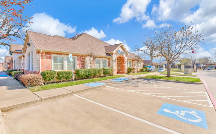 Pictures of Office property located at 910 N Main St, Euless, TX 76039 for lease - image #1