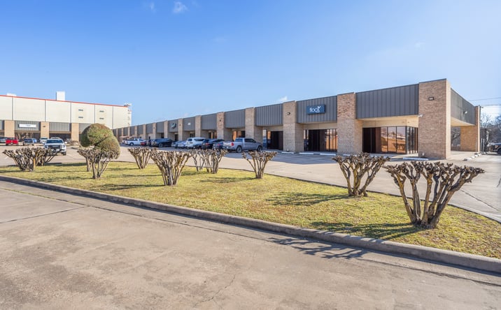 Pictures of Office, Industrial property located at 401 Jim Wright Fwy, White Settlement, TX 76108 for lease - image #1