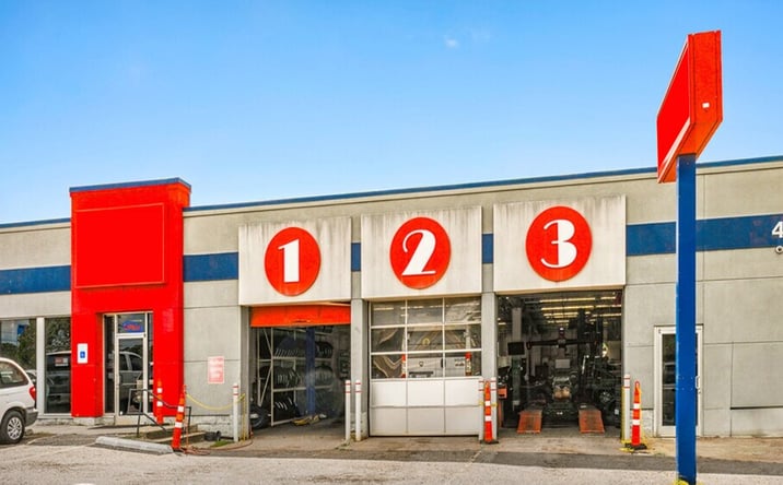 Pictures of Retail property located at 4177 Elvis Presley Boulevard, Memphis, TN 38116 for lease - image #1