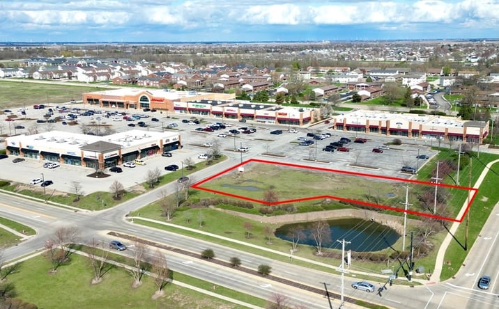 Pictures of Retail property located at 500 W Raab Rd, Normal, IL 61761 for lease - image #1