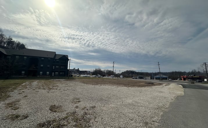 Pictures of Land property located at 75 Sterling Ln, Hazard, KY 41701 for lease - image #1