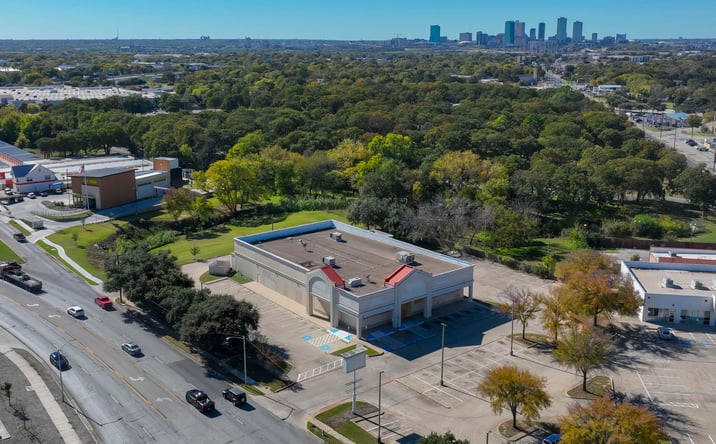 Pictures of Retail property located at 1201 N Beach St, Fort Worth, TX 76111 for lease - image #1