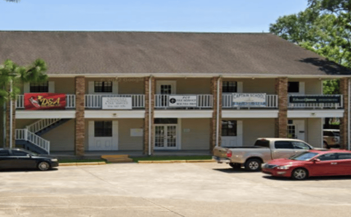 Pictures of Retail property located at 2273 Barataria Blvd, Marrero, LA 70072 for lease - image #1