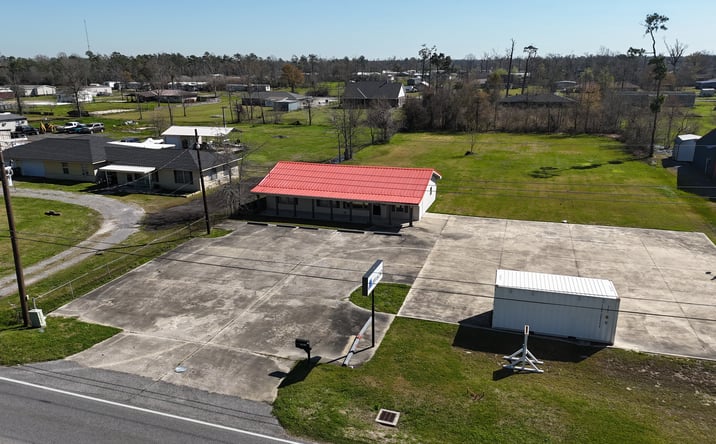 Pictures of Office property located at 2512 Westwood Rd, Westlake, LA 70669 for lease - image #1
