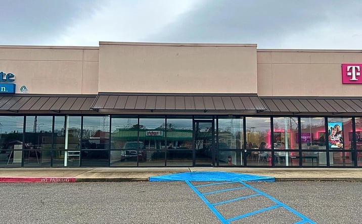 Pictures of Retail, Office property located at 2880 Louisville Ave, Monroe, LA 71201 for lease - image #1