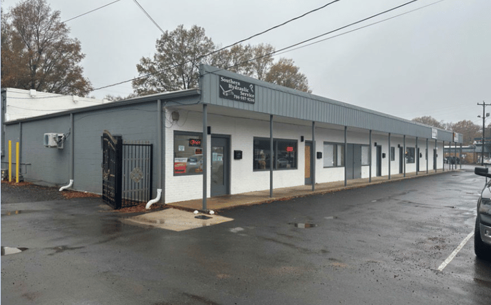 Pictures of Retail, Office, Special Purpose property located at 2921 Gibbon Rd, Charlotte, NC 28269 for lease - image #1
