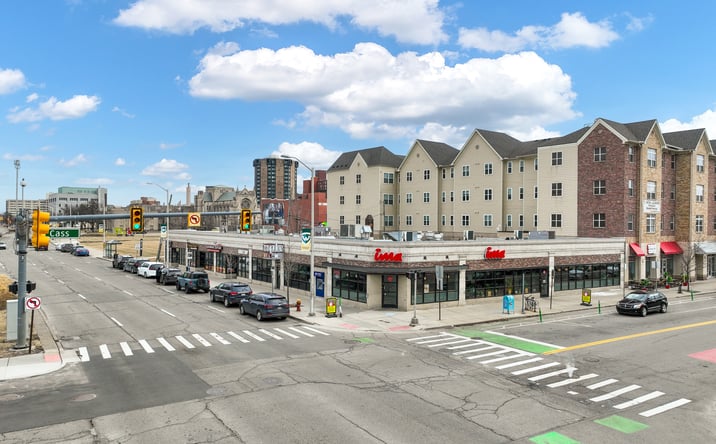 Pictures of Retail, Restaurant property located at 4870 Cass Ave, Detroit, MI 48201 for lease - image #1
