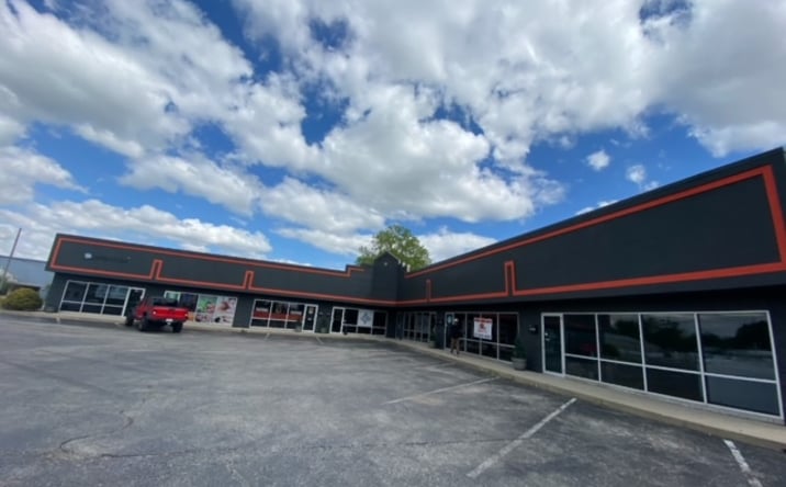 Pictures of Retail property located at 3409 S Western Ave, Marion, IN 46953 for lease - image #1