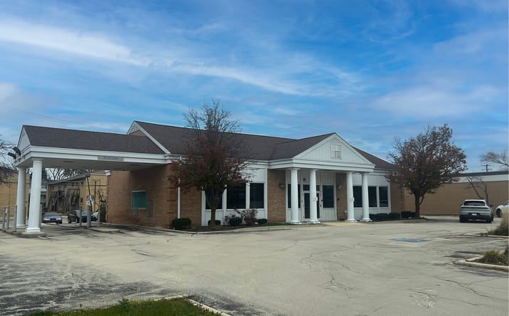 Pictures of Retail, Land property located at 600 Roosevelt Rd, Glen Ellyn, Glen Ellyn, IL 60137 for lease - image #1