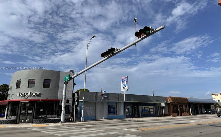Pictures of Retail property located at 4712 W Flagler Street, Miami, FL 33134 for lease - image #1