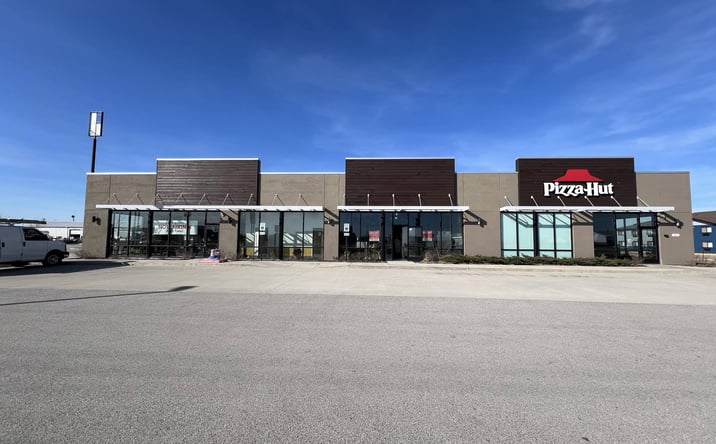 Pictures of Retail, Office, Restaurant property located at 1831 W Reynolds St, Pontiac, IL 61764 for lease - image #1