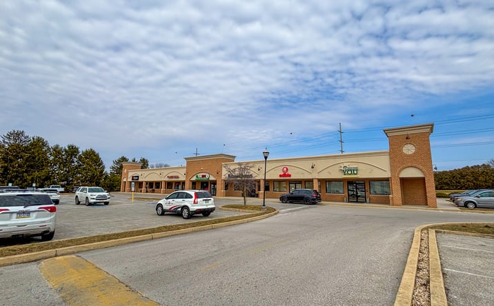 Pictures of Retail property located at 496 Eisenhower Dr, Hanover, PA 17331 for lease - image #1