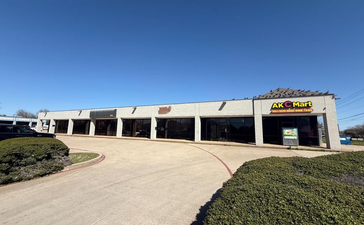 Pictures of Retail property located at 2202 Heads Ln, Carrollton, TX 75006 for lease - image #1