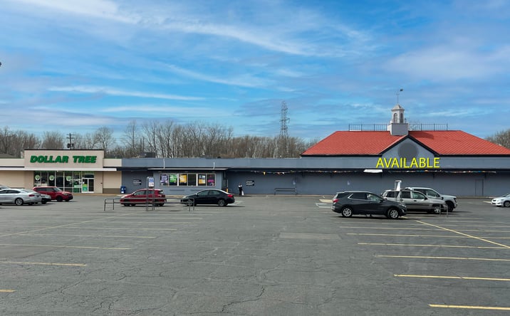 Pictures of Retail property located at 806 - 812 Shoppers Lane, Parchment, MI 49004 for lease - image #1