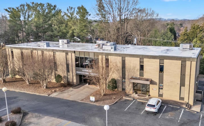 Pictures of Office property located at 1015 2nd St NE, Hickory, NC 28601 for lease - image #1