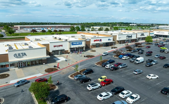 Pictures of Retail property located at 12300 K Plaza, Omaha, NE 68137 for lease - image #1