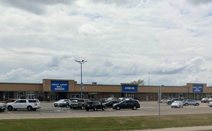 Pictures of Retail, Office property located at 1501 18th St, Spirit Lake, IA 51360 for lease - image #1