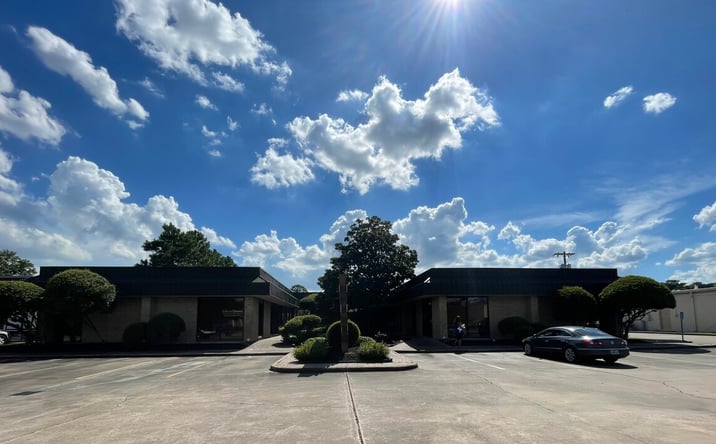 Pictures of Retail, Office property located at 700 S Friendswood Dr, Friendswood, TX 77546 for lease - image #1