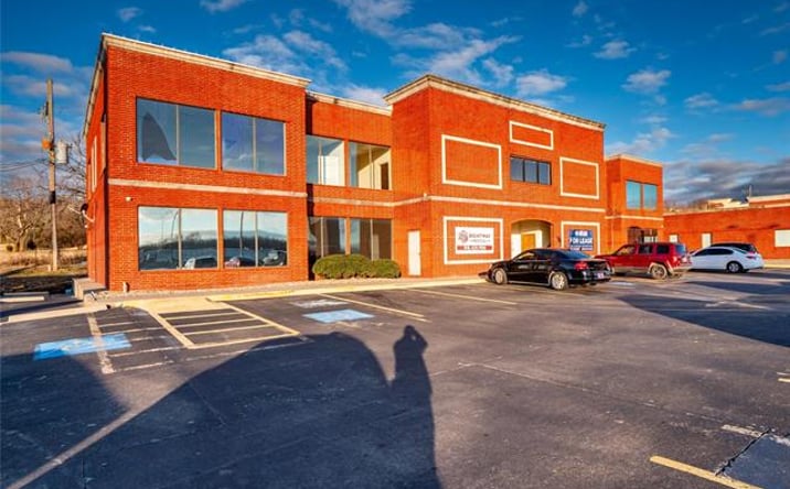 Pictures of Office property located at 721 S George Nigh Expy, McAlester, OK 74501 for lease - image #1