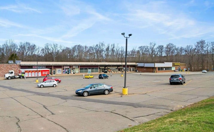 Pictures of Retail, Office, Restaurant property located at 591 Middle Turnpike, Mansfield, CT 06268 for lease - image #1