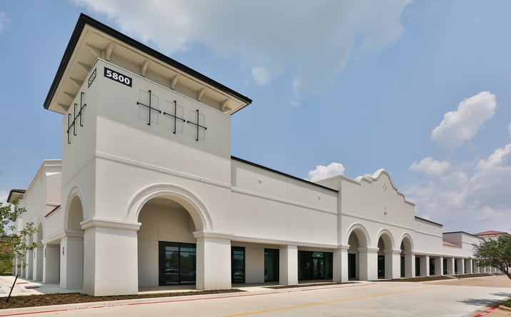 Pictures of Retail property located at 5800 N Interstate 35, Denton, TX 76207 for lease - image #1