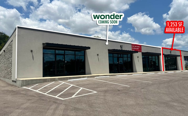 Pictures of Retail property located at 2525 Fort Worth Ave, Dallas, TX 75211 for lease - image #1