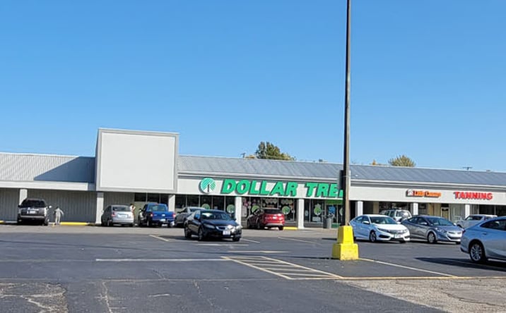 Pictures of Retail property located at 4128 East Lake Road, Sheffield Lake, OH 44054 for lease - image #1
