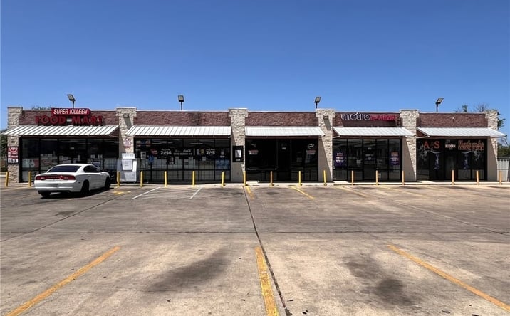Pictures of Retail property located at 711 W Hallmark Ave, Killeen, TX 76541 for lease - image #1