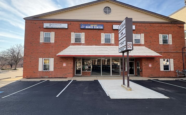 Pictures of Retail property located at 512 Maple Ave W, Vienna, VA 22180 for lease - image #1