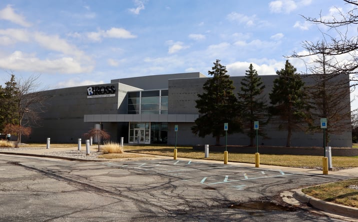 Pictures of Office property located at 4300 Fashion Square Blvd, Saginaw, MI 48603 for lease - image #1