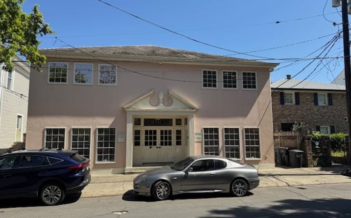 Pictures of Office property located at 627 Cherokee St, New Orleans, LA 70118 for lease - image #1