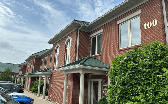 Pictures of Office property located at 8585 Mason Montgomery Rd, Mason, OH 45040 for lease - image #1