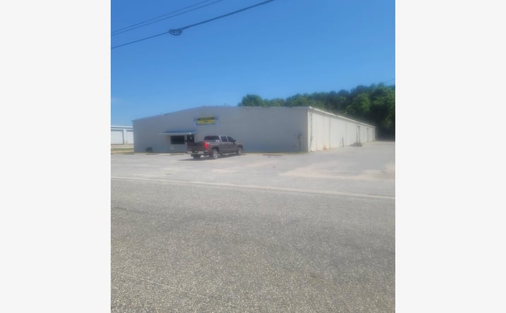 Pictures of Retail, Industrial property located at 1530 Parker Ln, Enterprise, AL 36330 for lease - image #1