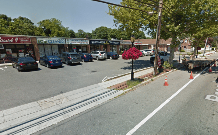 Pictures of Retail, Office, Restaurant property located at 51 Broadway, Greenlawn, NY 11740 for lease - image #1