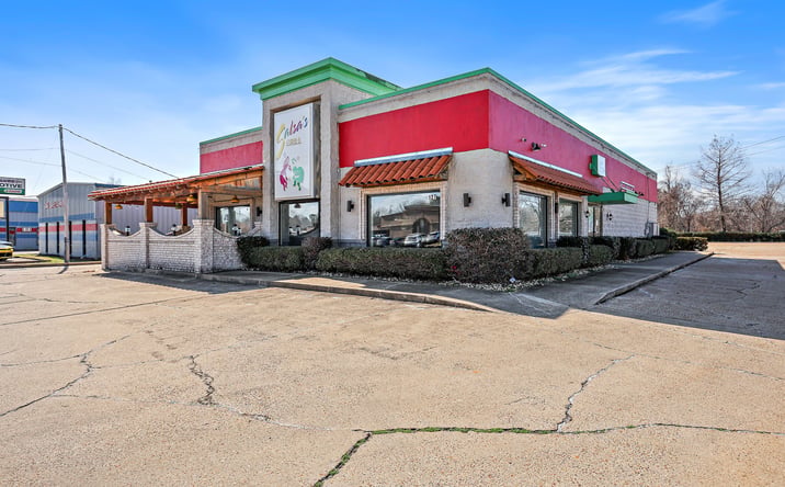 Pictures of Retail, Restaurant property located at 127 S Pearson Rd, Pearl, MS 39208 for lease - image #1