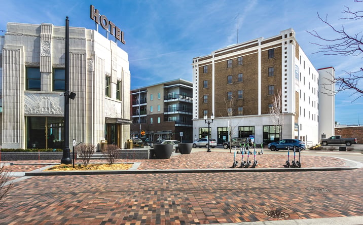 Pictures of Office property located at 863 Massachusetts Ave, Indianapolis, IN 46204 for lease - image #1