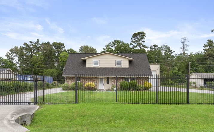 Pictures of Industrial property located at 1903 Pinewoods Way, Spring, TX 77386 for lease - image #1
