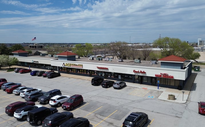 Pictures of Retail property located at 5060 S 108th St, Omaha, NE 68137 for lease - image #1