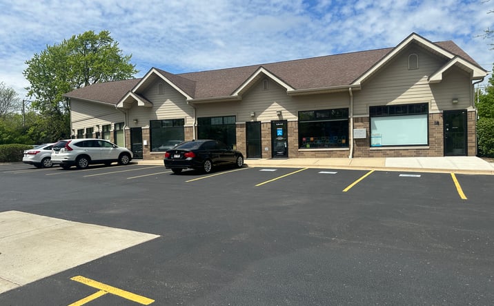 Pictures of Retail, Office property located at 34498 N Old Walnut Cir, Gurnee, IL 60031 for lease - image #1