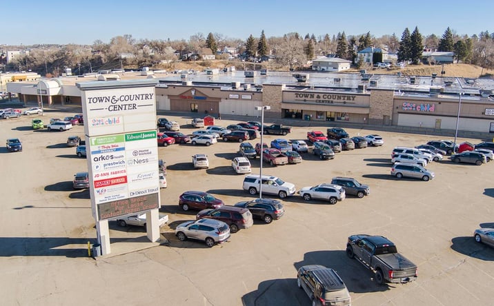 Pictures of Retail, Office property located at 1015 S Broadway, Minot, ND 58701 for lease - image #1
