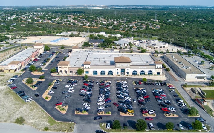Pictures of Retail property located at 21044 U.S. Hwy 281 N, San Antonio, TX 78258 for lease - image #1