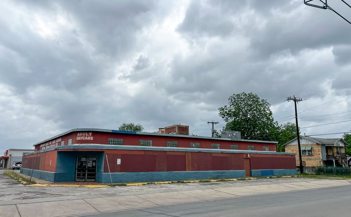Pictures of Retail property located at 2603 W Southcross Blvd, San Antonio, TX 78211 for lease - image #1