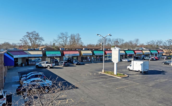 Pictures of Retail property located at 1995 E Dublin Granville Rd, Columbus, OH 43229 for lease - image #1