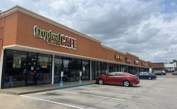 Pictures of Retail property located at 1110 N Collins St, Arlington, TX 76011 for lease - image #1