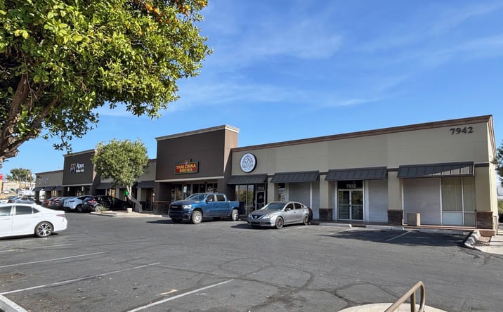 Pictures of Retail property located at 7932-7950 Е Broadway Blvd, Tucson, AZ 85710 for lease - image #1