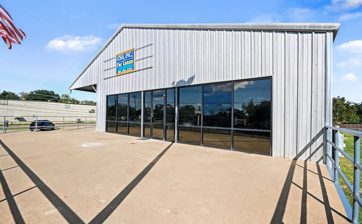 Pictures of Retail, Office, Industrial property located at 110 N Walker St, Angleton, TX 77515 for lease - image #1