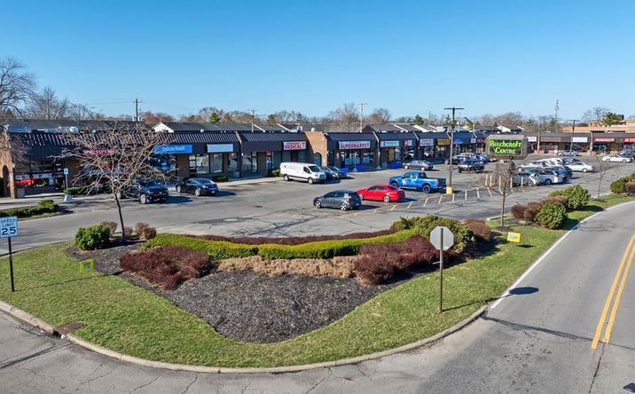 Pictures of Retail property located at 1931 E Dublin Granville Rd, Columbus, OH 43229 for lease - image #1