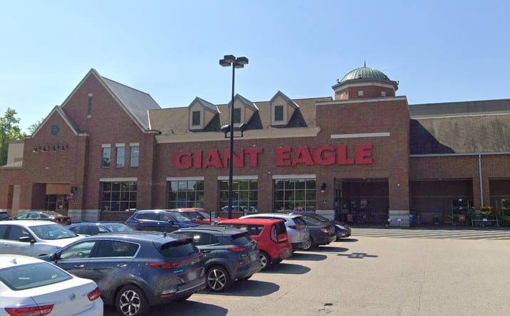 Pictures of Retail property located at 25105 Cedar Rd, Lyndhurst, OH 44124 for lease - image #1