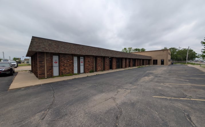 Pictures of Office property located at 3031 W Pawnee St, Wichita, KS 67213 for lease - image #1
