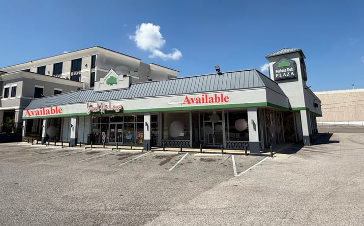 Pictures of Retail property located at 541 Perkins Extd, Memphis, TN 38117 for lease - image #1